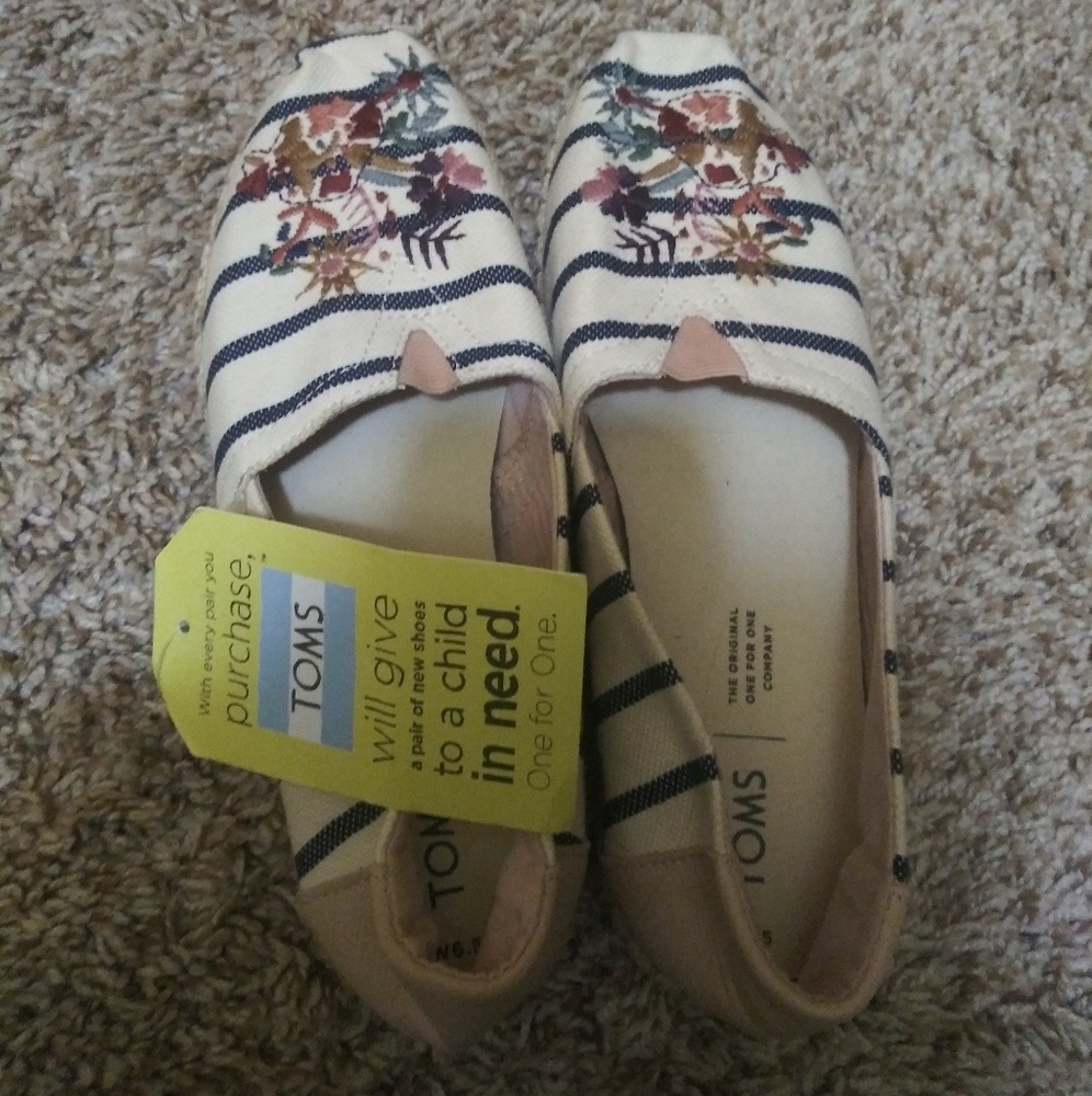 Toms design shoes